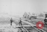 Standbild Holts Traktoren Bewegen von schweren Geschützen Frankreich, 1918, aus Sekunde 51 historischem Filmmaterial Videoclip 65675048370