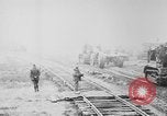 Standbild Holts Traktoren Bewegen von schweren Geschützen Frankreich, 1918, aus Sekunde 53 historischem Filmmaterial Videoclip 65675048370