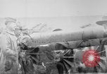 Standbild Holts Traktoren Bewegen von schweren Geschützen Frankreich, 1918, aus Sekunde 60 historischem Filmmaterial Videoclip 65675048370