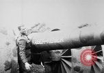 Standbild Holts Traktoren Bewegen von schweren Geschützen Frankreich, 1918, aus Sekunde 61 historischem Filmmaterial Videoclip 65675048370