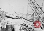 Standbild Krieg liefert entladen von einem Frachter Bordeaux Frankreich, 1918, aus Sekunde 1 historischem Filmmaterial Videoclip 65675048371