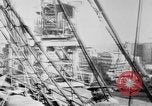 Standbild Krieg liefert entladen von einem Frachter Bordeaux Frankreich, 1918, aus Sekunde 10 historischem Filmmaterial Videoclip 65675048371