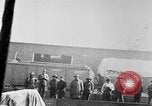 Standbild Krieg liefert entladen von einem Frachter Bordeaux Frankreich, 1918, aus Sekunde 19 historischem Filmmaterial Videoclip 65675048371