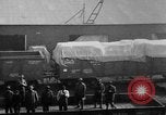 Standbild Krieg liefert entladen von einem Frachter Bordeaux Frankreich, 1918, aus Sekunde 27 historischem Filmmaterial Videoclip 65675048371