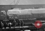 Standbild Krieg liefert entladen von einem Frachter Bordeaux Frankreich, 1918, aus Sekunde 28 historischem Filmmaterial Videoclip 65675048371