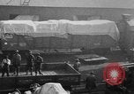 Standbild Krieg liefert entladen von einem Frachter Bordeaux Frankreich, 1918, aus Sekunde 36 historischem Filmmaterial Videoclip 65675048371