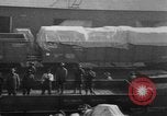 Standbild Krieg liefert entladen von einem Frachter Bordeaux Frankreich, 1918, aus Sekunde 37 historischem Filmmaterial Videoclip 65675048371