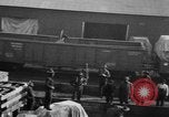 Standbild Krieg liefert entladen von einem Frachter Bordeaux Frankreich, 1918, aus Sekunde 39 historischem Filmmaterial Videoclip 65675048371