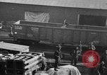 Standbild Krieg liefert entladen von einem Frachter Bordeaux Frankreich, 1918, aus Sekunde 40 historischem Filmmaterial Videoclip 65675048371