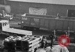 Standbild Krieg liefert entladen von einem Frachter Bordeaux Frankreich, 1918, aus Sekunde 41 historischem Filmmaterial Videoclip 65675048371