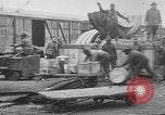 Standbild Alliierten militärische Ausrüstung Ankunft am Terminal Frankreich, 1918, aus Sekunde 61 historischem Filmmaterial Videoclip 65675048374