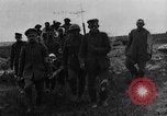 Standbild britischen Lancashires Rückkehr aus der Front Frankreich, 1916, aus Sekunde 20 historischem Filmmaterial Videoclip 65675048375