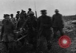 Standbild britischen Lancashires Rückkehr aus der Front Frankreich, 1916, aus Sekunde 21 historischem Filmmaterial Videoclip 65675048375