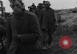 Standbild britischen Lancashires Rückkehr aus der Front Frankreich, 1916, aus Sekunde 25 historischem Filmmaterial Videoclip 65675048375