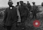 Standbild britischen Lancashires Rückkehr aus der Front Frankreich, 1916, aus Sekunde 28 historischem Filmmaterial Videoclip 65675048375