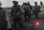 Standbild britischen Lancashires Rückkehr aus der Front Frankreich, 1916, aus Sekunde 29 historischem Filmmaterial Videoclip 65675048375