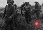 Standbild britischen Lancashires Rückkehr aus der Front Frankreich, 1916, aus Sekunde 30 historischem Filmmaterial Videoclip 65675048375