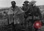Standbild britischen Lancashires Rückkehr aus der Front Frankreich, 1916, aus Sekunde 36 historischem Filmmaterial Videoclip 65675048375