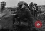 Standbild britischen Lancashires Rückkehr aus der Front Frankreich, 1916, aus Sekunde 37 historischem Filmmaterial Videoclip 65675048375