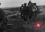 Standbild britischen Lancashires Rückkehr aus der Front Frankreich, 1916, aus Sekunde 39 historischem Filmmaterial Videoclip 65675048375