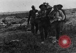 Standbild britischen Lancashires Rückkehr aus der Front Frankreich, 1916, aus Sekunde 41 historischem Filmmaterial Videoclip 65675048375