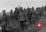 Standbild britischen Lancashires Rückkehr aus der Front Frankreich, 1916, aus Sekunde 47 historischem Filmmaterial Videoclip 65675048375