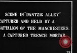 Standbild britischen Manchesters besetzen erfassten deutschen Gräben Mametz Frankreich, 1916, aus Sekunde 3 historischem Filmmaterial Videoclip 65675048378