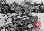 Standbild britischen Manchesters besetzen erfassten deutschen Gräben Mametz Frankreich, 1916, aus Sekunde 21 historischem Filmmaterial Videoclip 65675048378