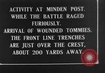 Standbild britischen Manchesters besetzen erfassten deutschen Gräben Mametz Frankreich, 1916, aus Sekunde 50 historischem Filmmaterial Videoclip 65675048378