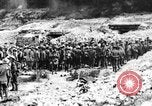 Standbild britischen Manchesters besetzen erfassten deutschen Gräben Mametz Frankreich, 1916, aus Sekunde 57 historischem Filmmaterial Videoclip 65675048378