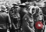 Standbild britischen Manchesters besetzen erfassten deutschen Gräben Mametz Frankreich, 1916, aus Sekunde 59 historischem Filmmaterial Videoclip 65675048378