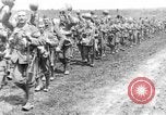 Image British Worcestershire Regiment se déplaçant sur les lignes de front France, 1916, de la seconde 11 séquences d'archives historiques vidéo 65675048386