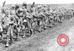 Image British Worcestershire Regiment se déplaçant sur les lignes de front France, 1916, de la seconde 15 séquences d'archives historiques vidéo 65675048386