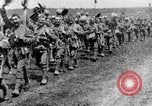 Image British Worcestershire Regiment se déplaçant sur les lignes de front France, 1916, de la seconde 17 séquences d'archives historiques vidéo 65675048386