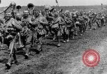 Image British Worcestershire Regiment se déplaçant sur les lignes de front France, 1916, de la seconde 18 séquences d'archives historiques vidéo 65675048386