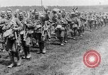 Image British Worcestershire Regiment se déplaçant sur les lignes de front France, 1916, de la seconde 21 séquences d'archives historiques vidéo 65675048386