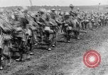 Image British Worcestershire Regiment se déplaçant sur les lignes de front France, 1916, de la seconde 22 séquences d'archives historiques vidéo 65675048386
