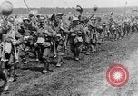 Image British Worcestershire Regiment se déplaçant sur les lignes de front France, 1916, de la seconde 23 séquences d'archives historiques vidéo 65675048386
