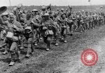 Image British Worcestershire Regiment se déplaçant sur les lignes de front France, 1916, de la seconde 24 séquences d'archives historiques vidéo 65675048386
