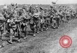 Image British Worcestershire Regiment se déplaçant sur les lignes de front France, 1916, de la seconde 32 séquences d'archives historiques vidéo 65675048386