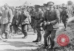 Image British Worcestershire Regiment se déplaçant sur les lignes de front France, 1916, de la seconde 39 séquences d'archives historiques vidéo 65675048386