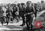 Image British Worcestershire Regiment se déplaçant sur les lignes de front France, 1916, de la seconde 40 séquences d'archives historiques vidéo 65675048386