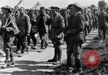 Image British Worcestershire Regiment se déplaçant sur les lignes de front France, 1916, de la seconde 43 séquences d'archives historiques vidéo 65675048386