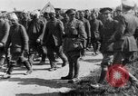 Image British Worcestershire Regiment se déplaçant sur les lignes de front France, 1916, de la seconde 49 séquences d'archives historiques vidéo 65675048386