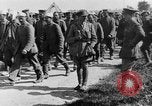 Image British Worcestershire Regiment se déplaçant sur les lignes de front France, 1916, de la seconde 50 séquences d'archives historiques vidéo 65675048386