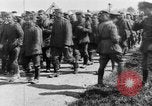 Image British Worcestershire Regiment se déplaçant sur les lignes de front France, 1916, de la seconde 53 séquences d'archives historiques vidéo 65675048386
