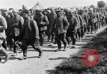 Image British Worcestershire Regiment se déplaçant sur les lignes de front France, 1916, de la seconde 60 séquences d'archives historiques vidéo 65675048386