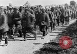 Image British Worcestershire Regiment se déplaçant sur les lignes de front France, 1916, de la seconde 61 séquences d'archives historiques vidéo 65675048386