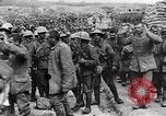 Image blessé des soldats britanniques entrez camp derrière les lignes France, 1916, de la seconde 41 séquences d'archives historiques vidéo 65675048387