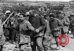 Image blessé des soldats britanniques entrez camp derrière les lignes France, 1916, de la seconde 48 séquences d'archives historiques vidéo 65675048387